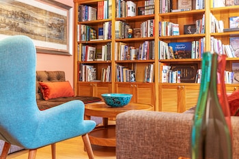 tomtom suites special class