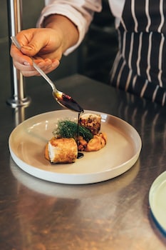 tomtom suites special class