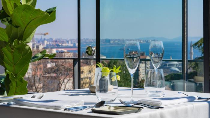 tomtom suites special class