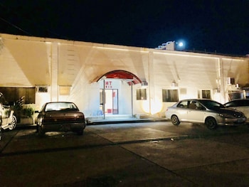 hometown hotel bacolod lacson