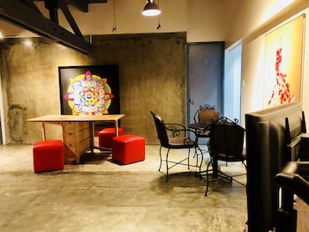 hometown hotel bacolod lacson