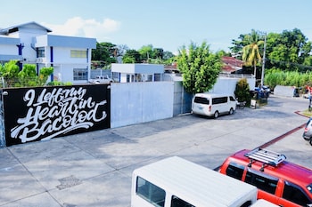 hometown hotel bacolod lacson