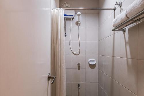 governor forbes inn manila city center