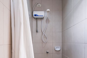 governor forbes inn manila city center