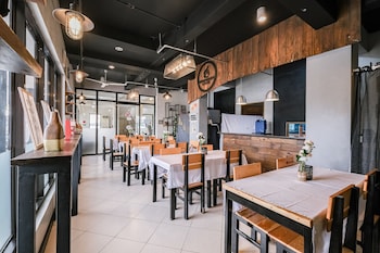 Governor Forbes Inn - Manila City Center,,3 star