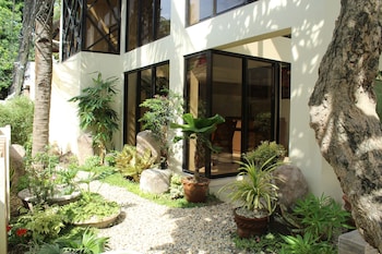 anahaw studio suites