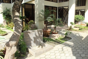 anahaw studio suites