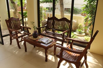 anahaw studio suites