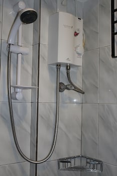 anahaw studio suites