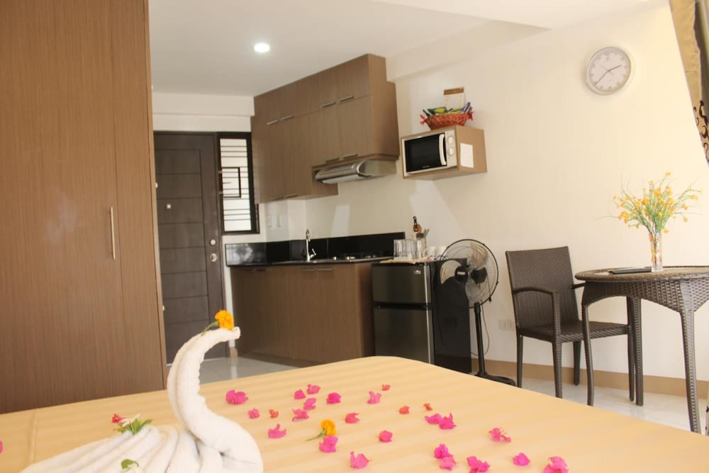 anahaw studio suites