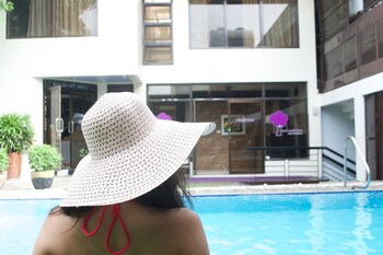 the purple tree bed and breakfast