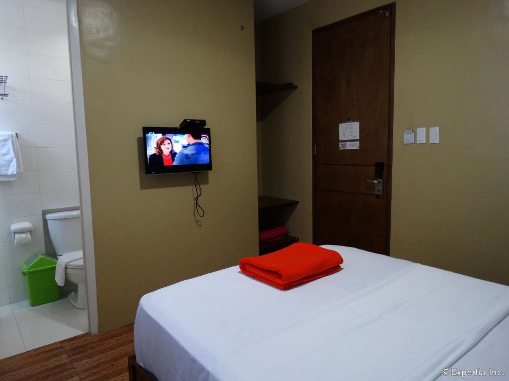 The Purple Tree Bed & Breakfast,Muntinlupa>>Manila,3 star