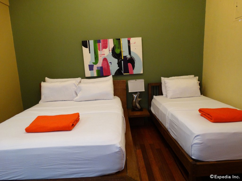 The Purple Tree Bed & Breakfast,Muntinlupa>>Manila,3 star