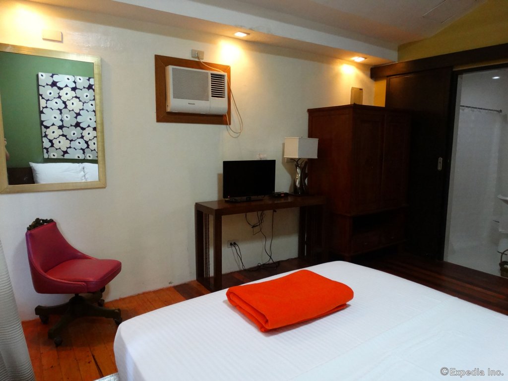 The Purple Tree Bed & Breakfast,Muntinlupa>>Manila,3 star