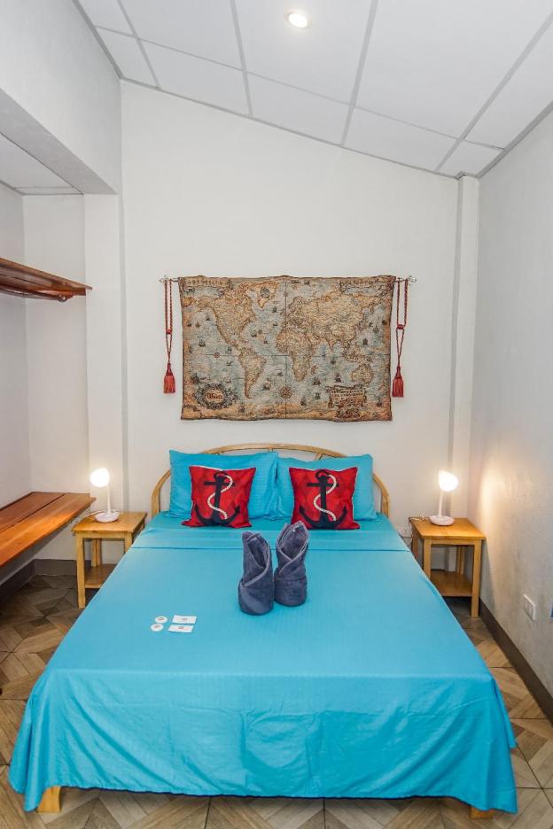 captains lodge and bar