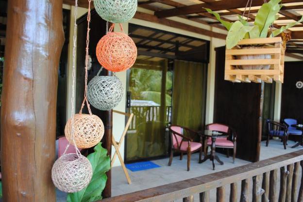 captains lodge and bar