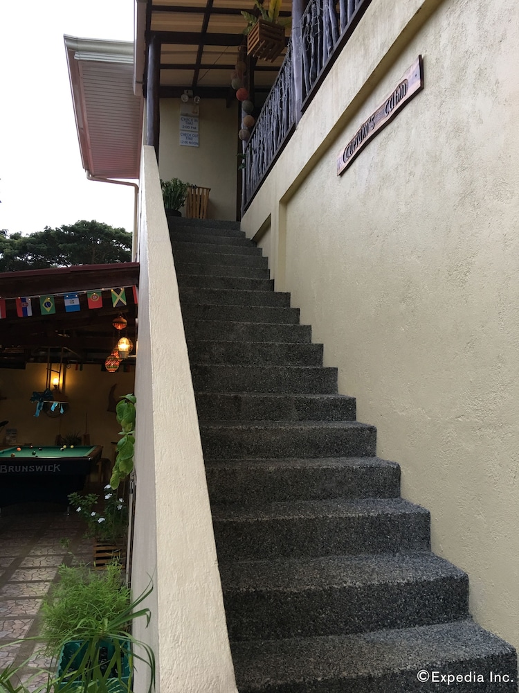 captains lodge and bar