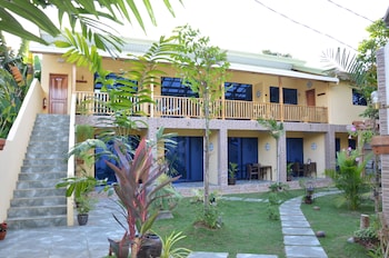 captains lodge and bar