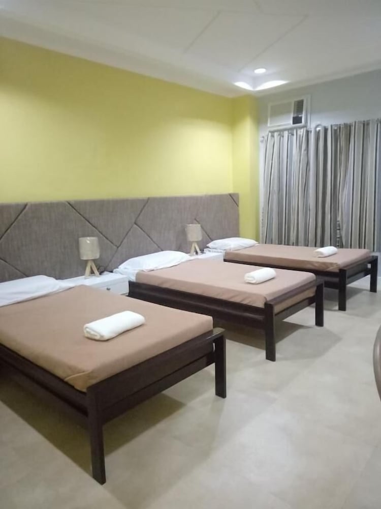 the royale house travel inn and dormitel