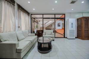 capital o 740 bliss hotel dau