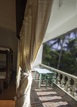 pagudpud rinnovati beach resort