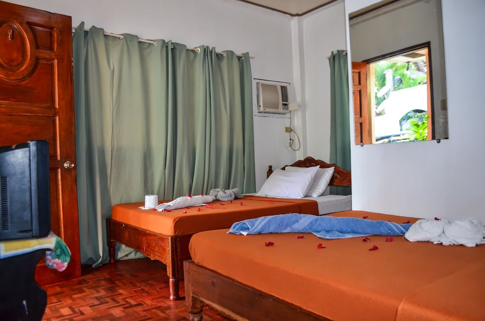 pagudpud rinnovati beach resort