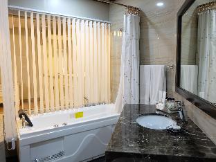 paragon hotel and suites