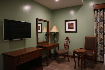 paragon hotel and suites