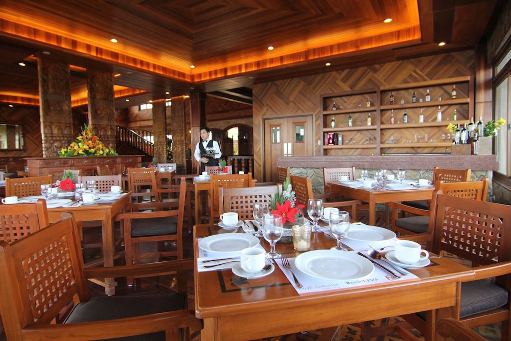 Alta D' Tagaytay Hotel,Cavite>>Batangas,4 star