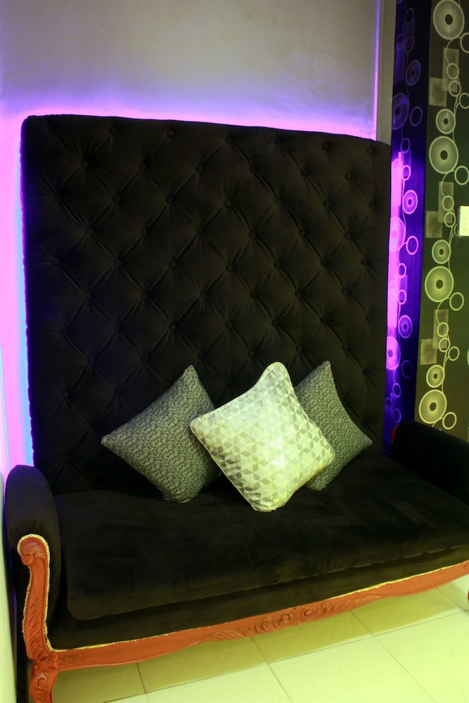 fredericks apartelle