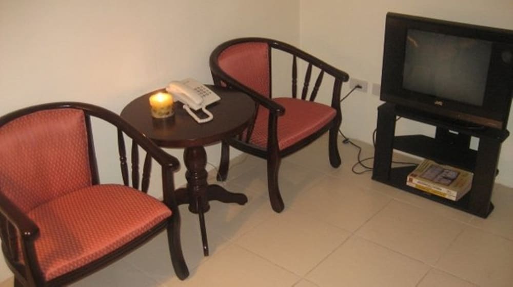 fredericks apartelle