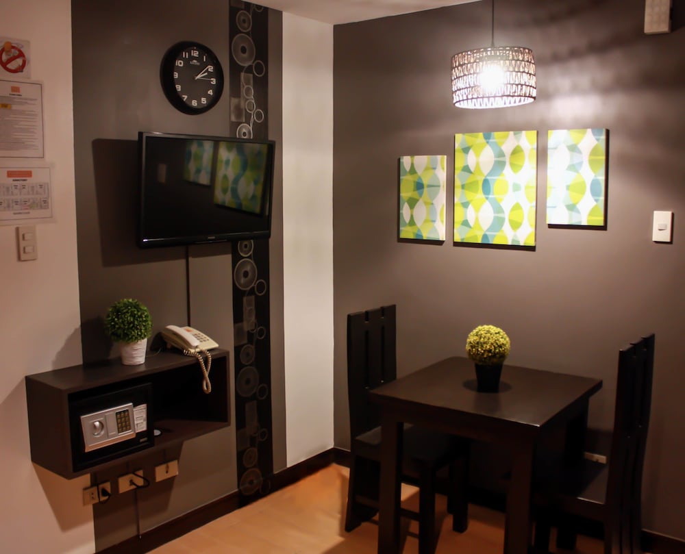 fredericks apartelle