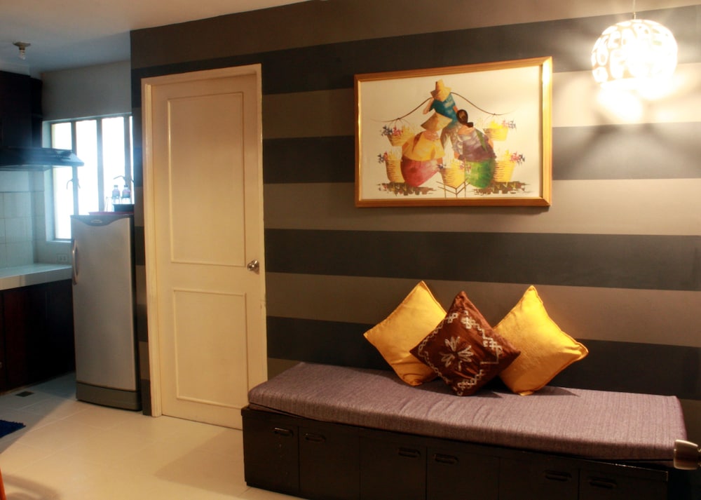 fredericks apartelle