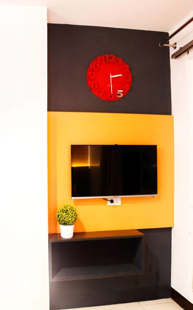 fredericks apartelle