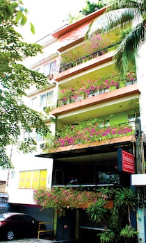 fredericks apartelle