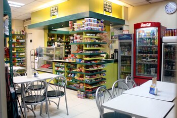 fredericks apartelle