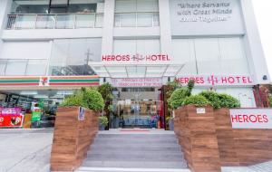 heroes hotel