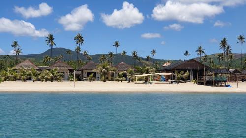 footprints beach resort