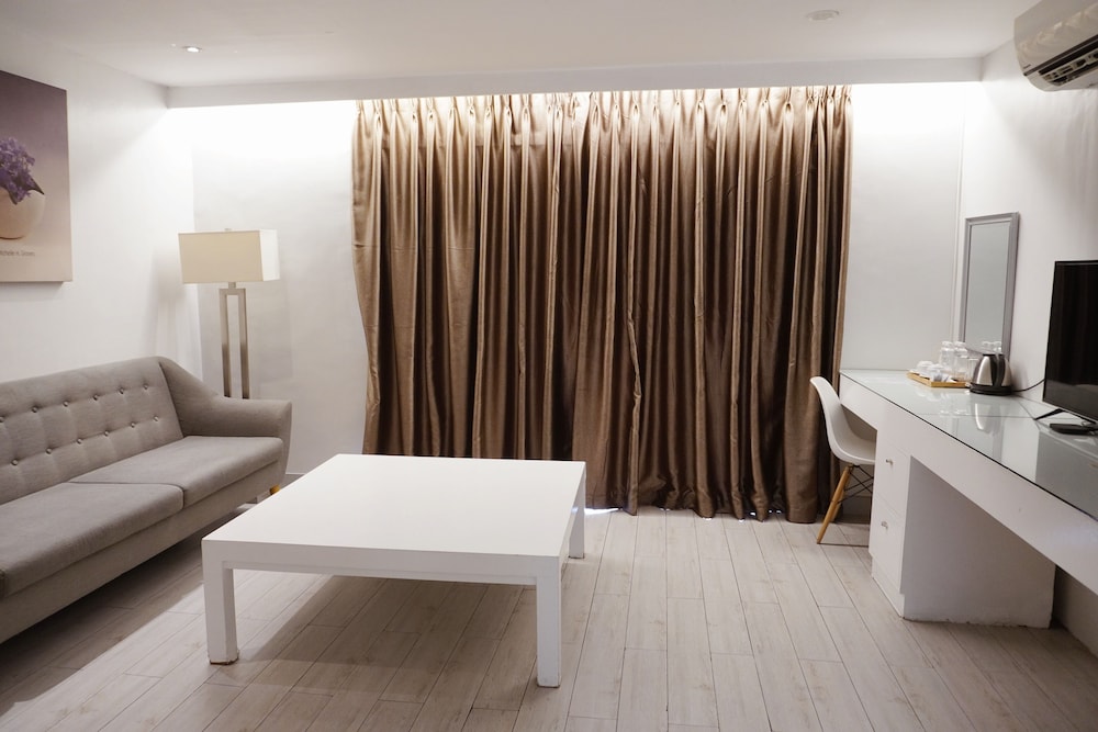 leblanc hotel and resort