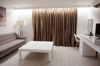 leblanc hotel and resort