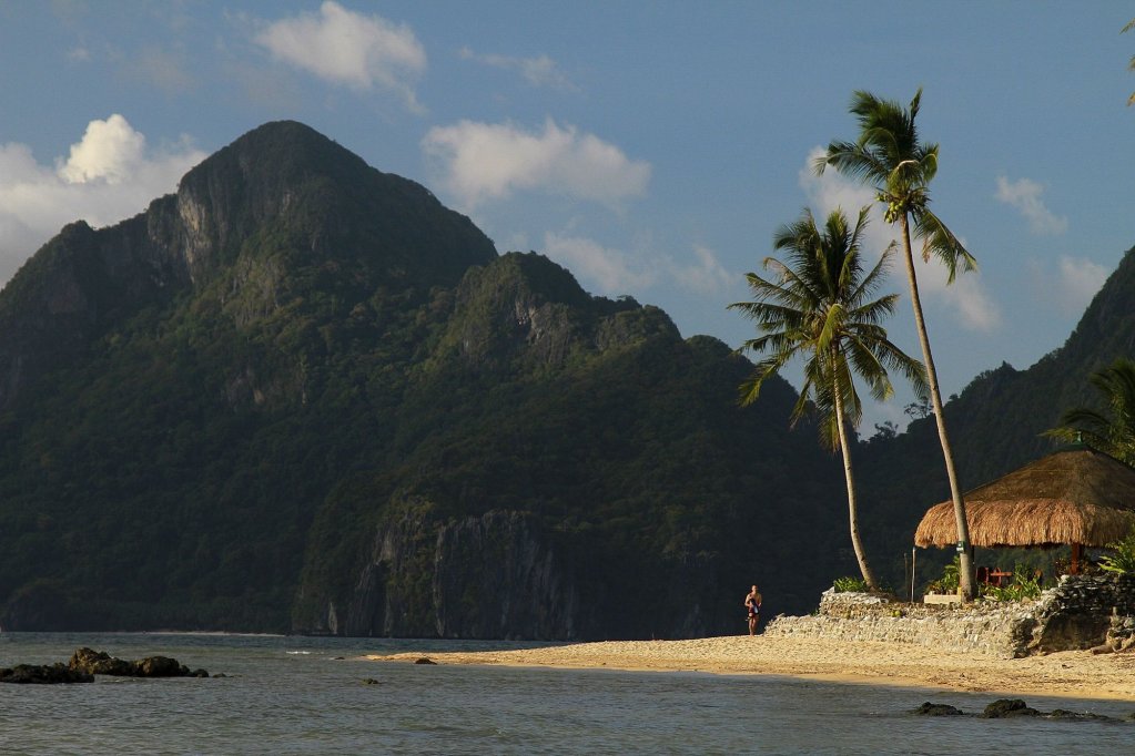 Las Cabanas Beach Resort,El Nido>>Coron,3 star