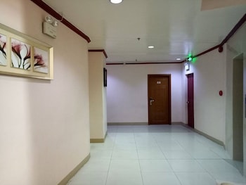 meaco royal hotel taytay