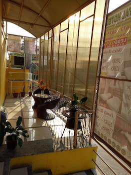meaco royal hotel taytay