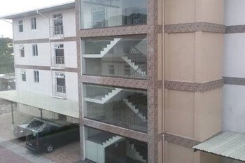 Pacific Coast Residences,Malabon>>Las Pinas,3 star