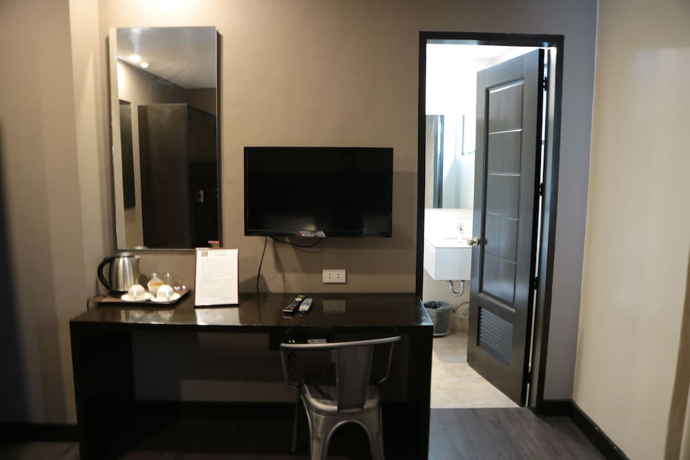 gt hotel jaro