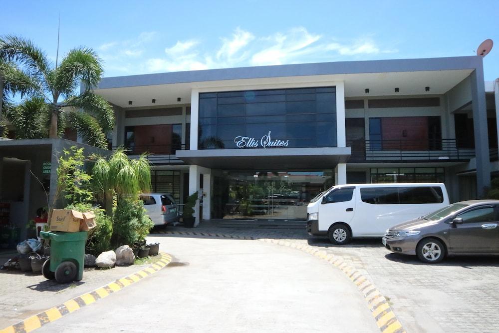 the horizon suites and arcade