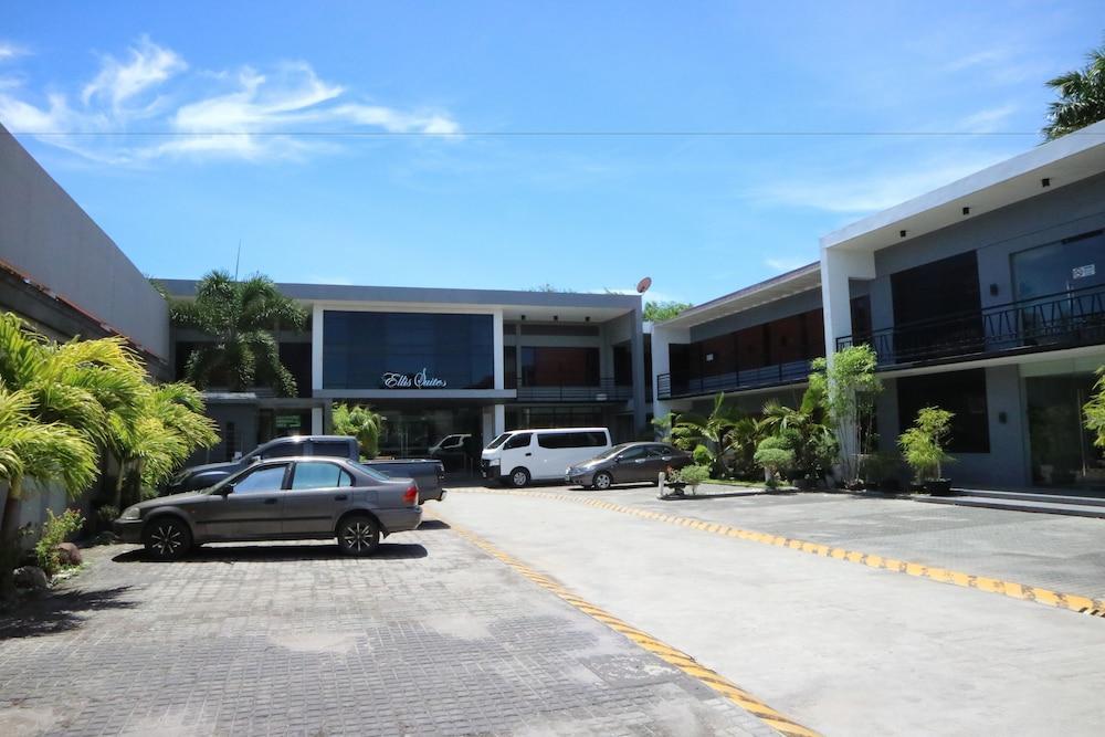 the horizon suites and arcade