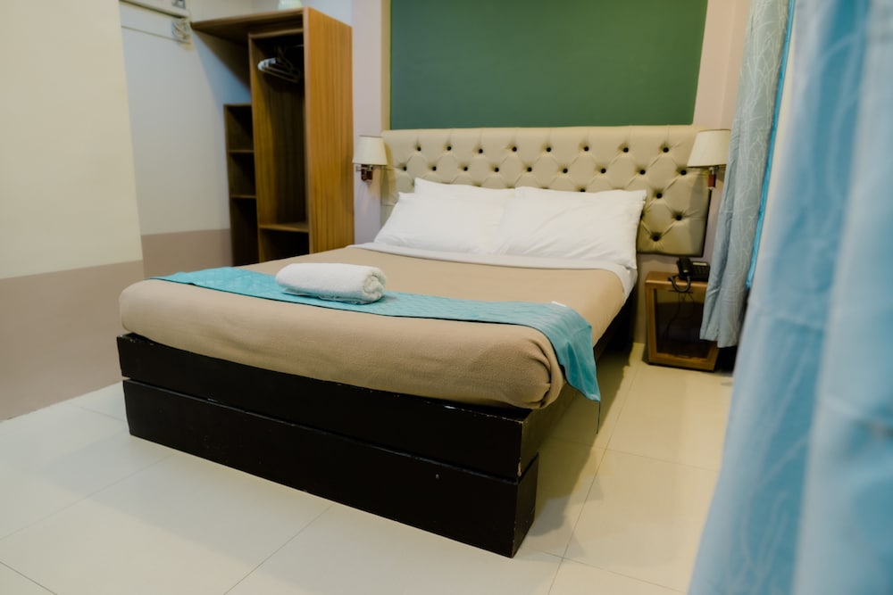 the horizon suites and arcade