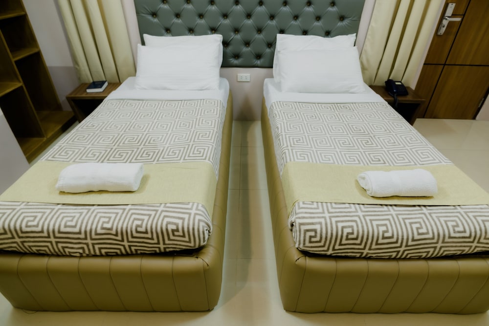 the horizon suites and arcade