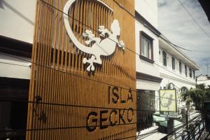 isla gecko resort